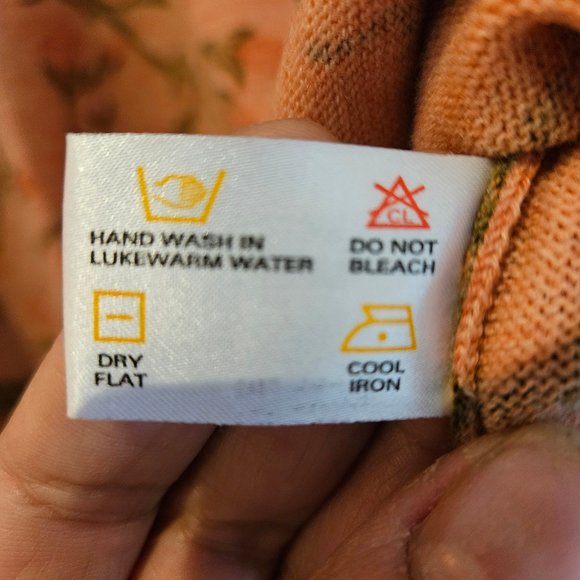 Rare Vintage 100% Merino Wool Rose Sweater Women's L - Picture 9 of 9